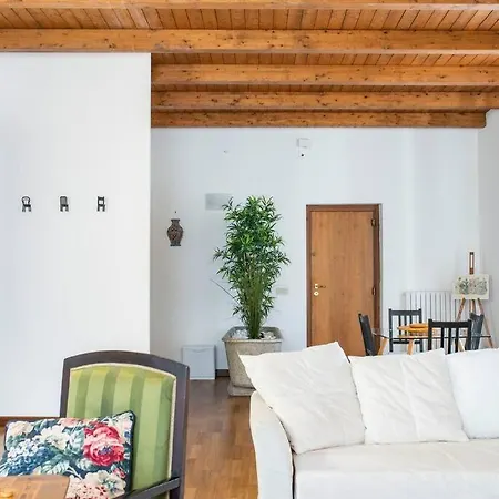 Cavour Elegant At Massimo Theater