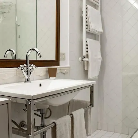 Cavour Elegant At Massimo Theater Apartment Palermo