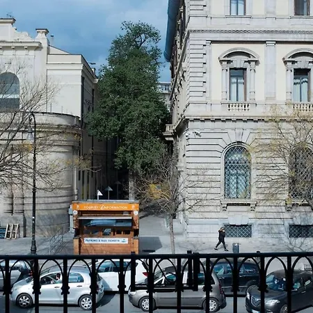 Cavour Elegant At Massimo Theater