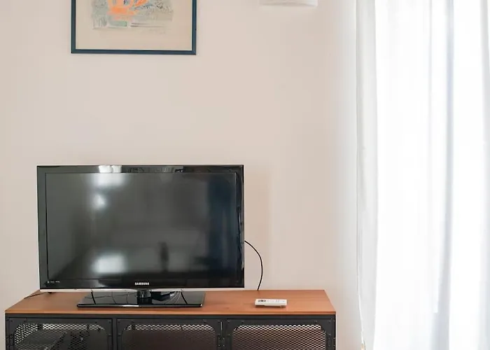 Cavour Elegant At Massimo Theater