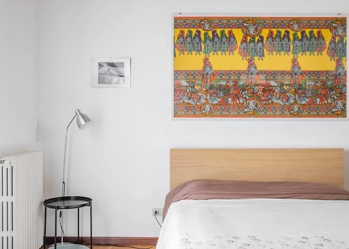 Cavour Elegant At Massimo Theater Palermo