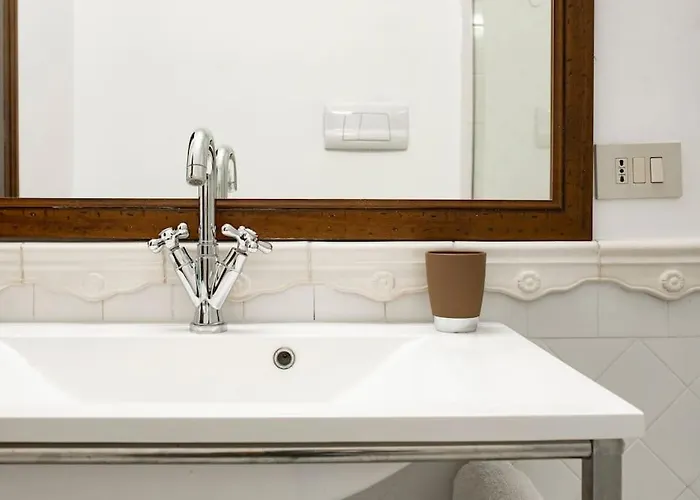 Cavour Elegant At Massimo Theater *